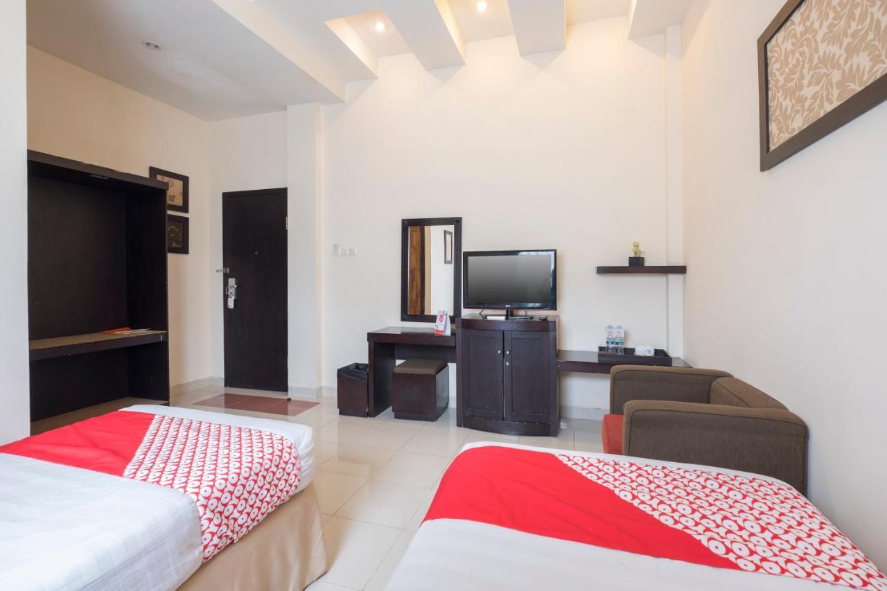 נקסר Oyo 424 Asia Hotel מראה חיצוני תמונה