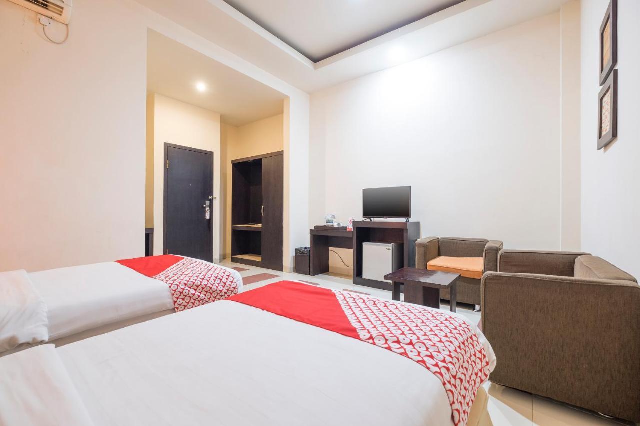 נקסר Oyo 424 Asia Hotel מראה חיצוני תמונה