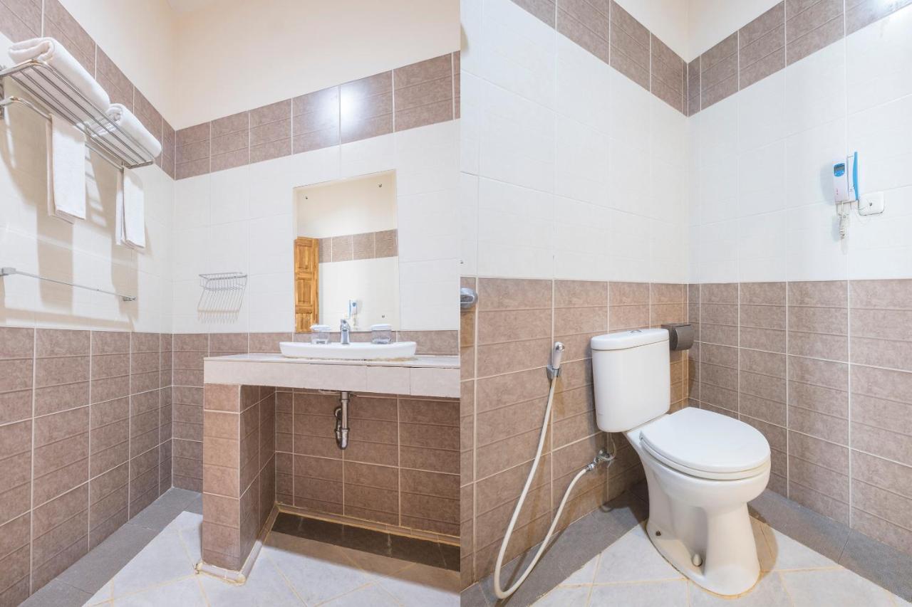 נקסר Oyo 424 Asia Hotel מראה חיצוני תמונה